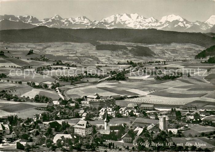 13710967 Biglen Fliegeraufnahme Hotel Baeren mit den Alpen Biglen