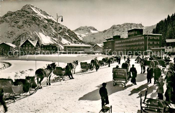 13728851 Arosa GR Place de la gare avec hôtel de poste et traîneau tiré par des chevaux Arosa GR