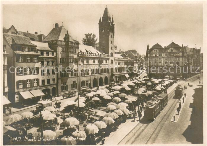 13728364 Place du marché de Bâle BS avec la mairie de Bâle BS