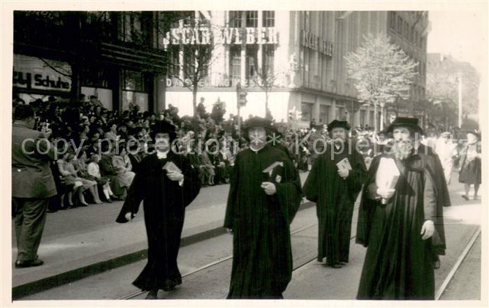 13746988 Zuerich ZH Kirchenmaenner-Parade Zuerich ZH