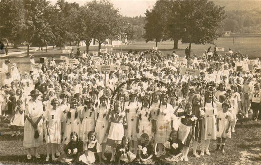 13746303 Zuerich ZH Photo de groupe de filles décorées Zuerich ZH