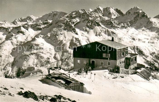 13751245 St Moritz GR Station supérieure Téléphérique Piz Nair avec groupe Bernina St Mor