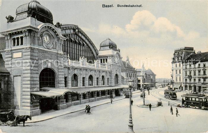 13794165 Gare fédérale de Bâle BS avec tramways et voitures Bâle BS