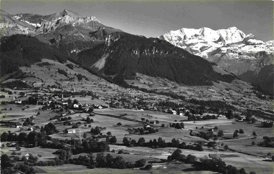 14001935 Aeschi Spiez BE Dreispitz und Bluemlisalp Fliegeraufnahme