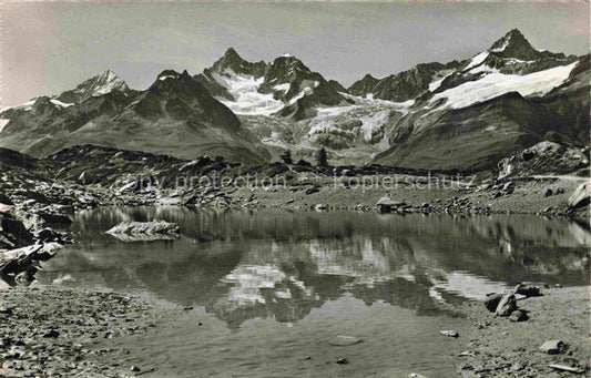 14005721 Zermatt VS Gruensee mit Dent Blanche Obergabelhorn Zinalrothorn Wallise