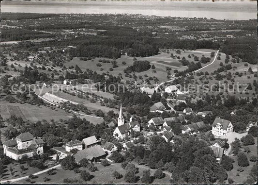 12585292 Hagenwil Schloss und Dorf Fliegeraufnahme Hagenwil