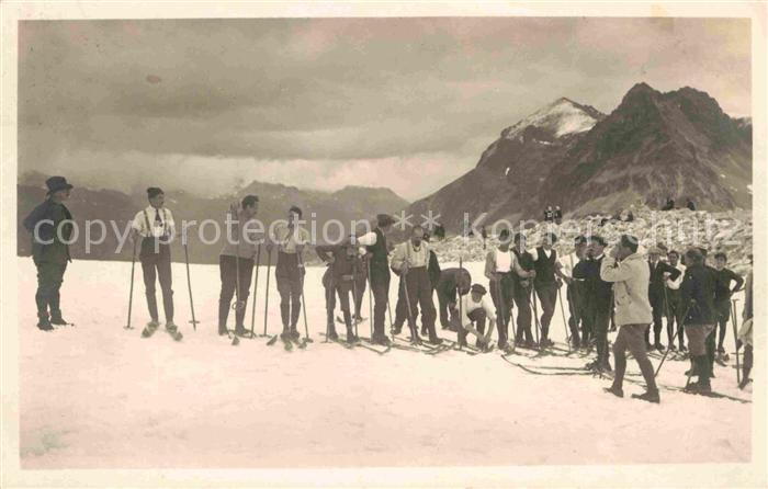 12736817 St Moritz GR Groupe de ski St Moritz GR