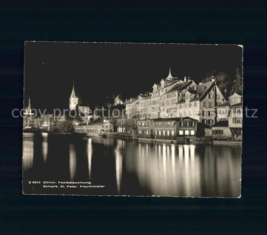 11653902 Zuerich Festbeleuchtung Limmat Schipfe St. Peter Kirche Fraumuenster