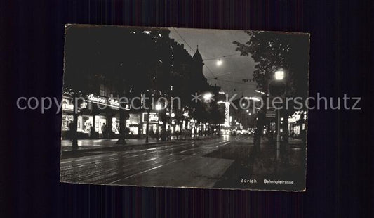 12319378 Zuerich Bahnhofstrasse Photo de nuit Zuerich