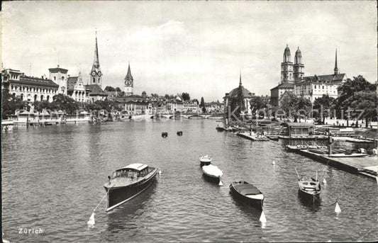 12322189 Zurich Vue depuis le Quaibruecke Grossmuenster Zuerich