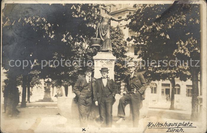 12323347 Zuerich Volkshausplatz Photo de groupe monument statue Zuerich