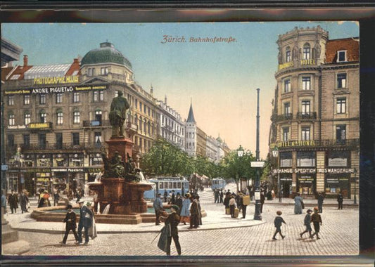 11115631 Zuerich Bahnhofstrasse Brunnen Strassenbahn