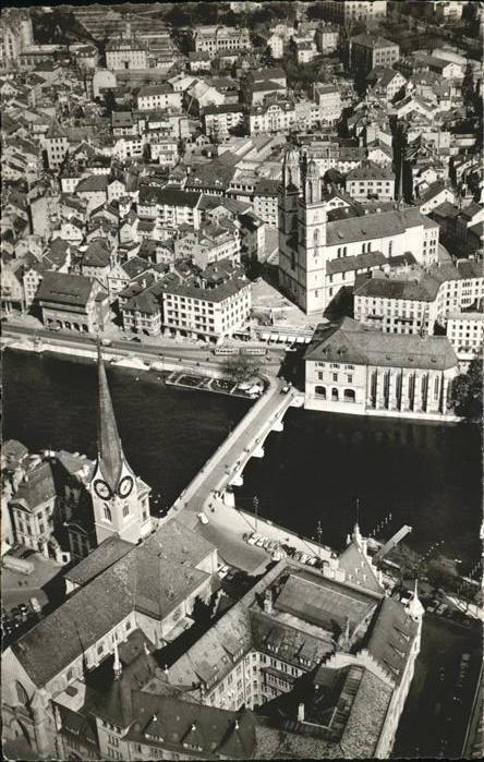 11193068 Zuerich Fliegeraufnahme Grossmuenster Bruecke