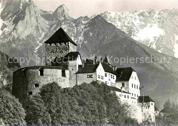 72741166 Vaduz Schloss mit Falknis Raetikon