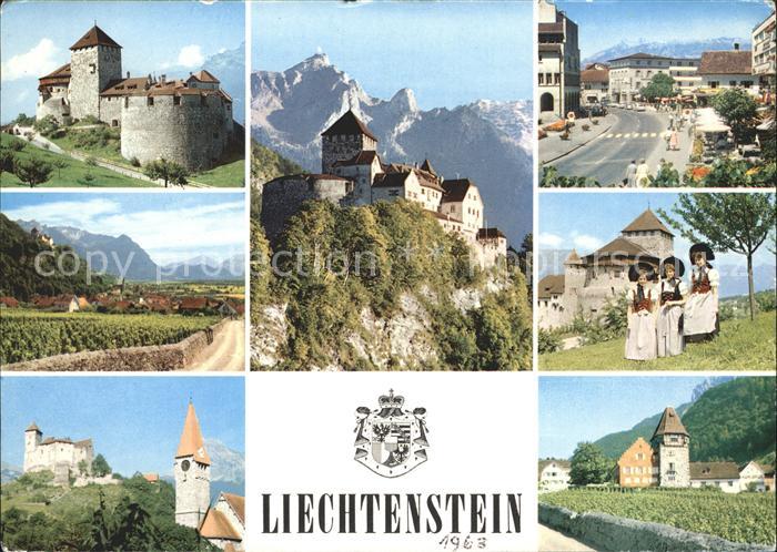 72140462 Liechtenstein  Schloss Strassenpartie Trachtenmaedchen Kirche