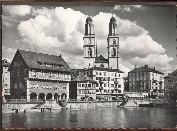 11294595 Zuerich Limmat Grossmuenster