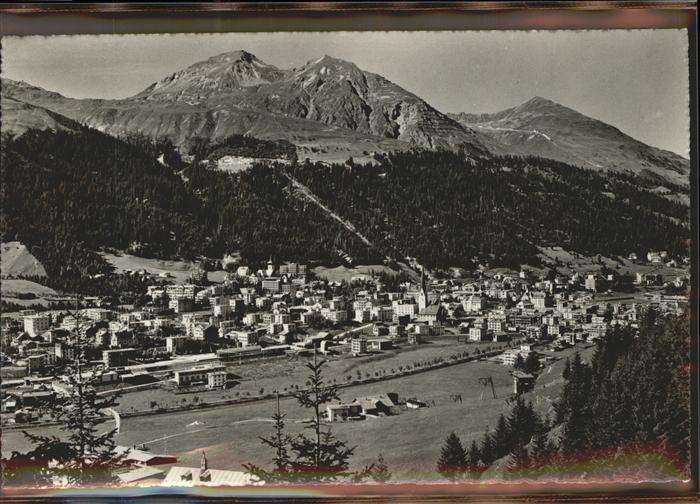 11304956 Davos GR Davos Platz mit Schatzalp Schiahorn und Parsennbahn