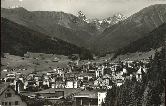 11305159 Davos GR Davos Platz gegen Tinzenhorn und Piz Michel