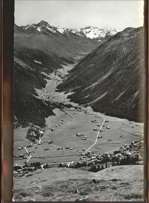 11305281 Davos GR Blick auf Davos Dorf  Dischmatal mit Flueela Schwarzhorn und P