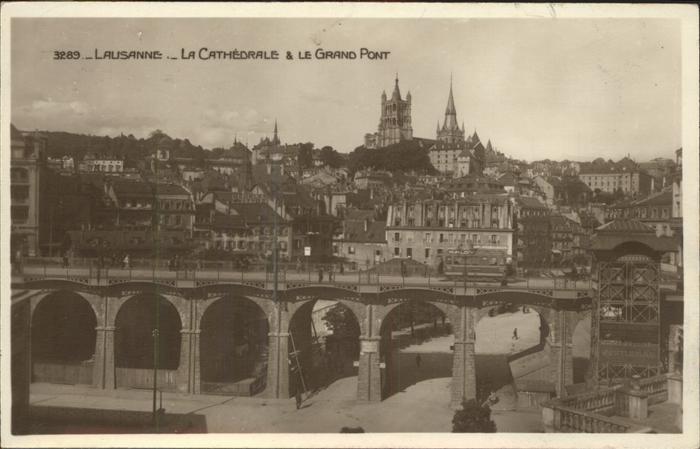 11306323 Lausanne VD Le Grand Pont et la cathedrale