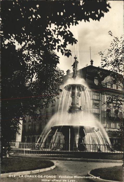 11384835 La Chaux-de-Fonds Fontaine Monumentale et Hotel Fleur de Lys