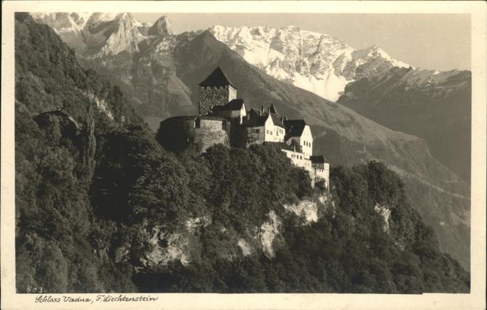 71388119 Vaduz Schloss Vaduz mit Falknis