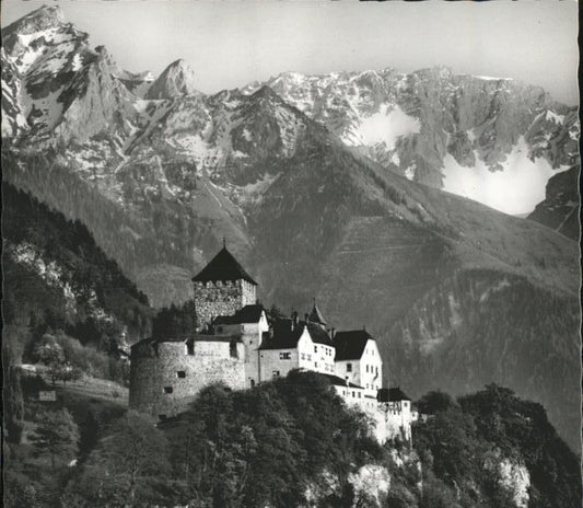 71388482 Liechtenstein  Schloss Vaduz mit Falknis