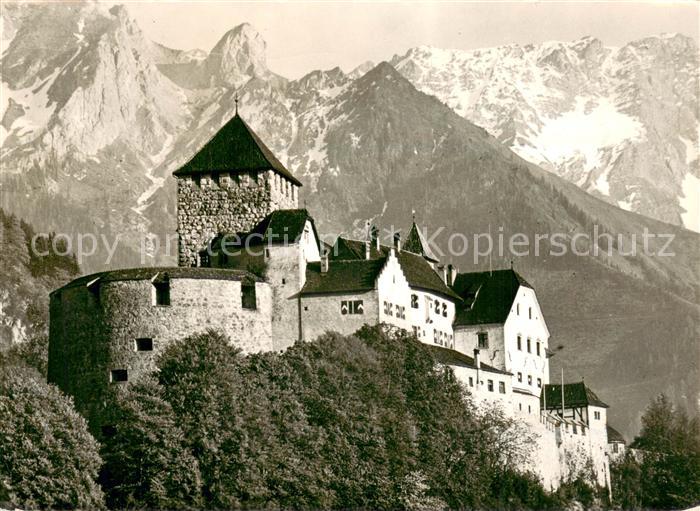 73718607 Liechtenstein Fuerstentum Schloss Vaduz mit Falknis