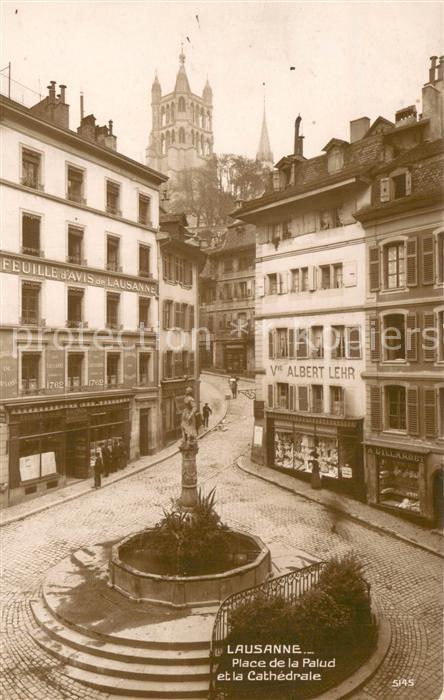 13733928 Lausanne VD Place de la Palud et la Cathédrale Lausanne VD