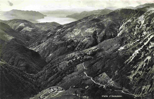 13979222 Indemini_TI Vallée d'Indemini vue vers l'Italie et le lac Majeur