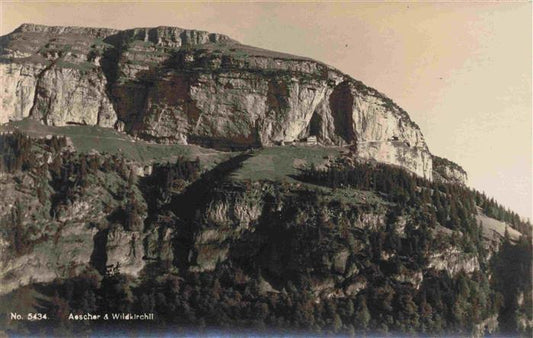 13981912 Weissbad_IR Vue panoramique sur l'Alpe Appenzeller Aescher et Wildkirchli