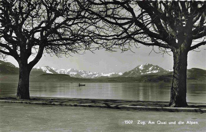 13981933 ZUG__Zugersee_ZG Jeu sur le quai et dans les Alpes