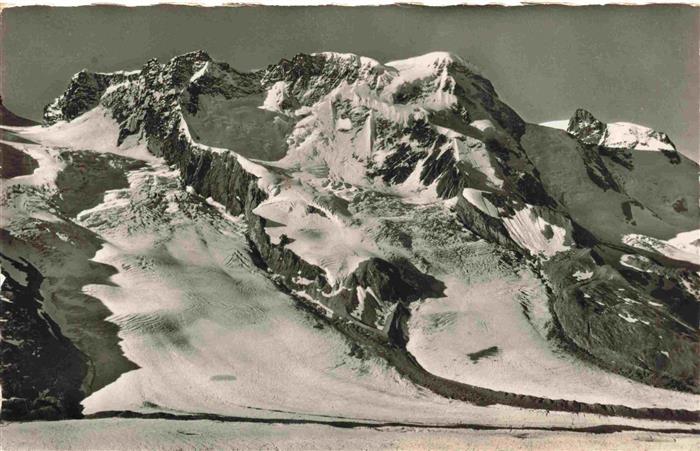 13981944 Zermatt_VS Monde des montagnes Alpes valaisannes avec Breithorn et Gornergrat