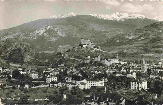 13982299 SION__Sitten_Seduno_VS Vue panoramique sur le château des Alpes valaisannes