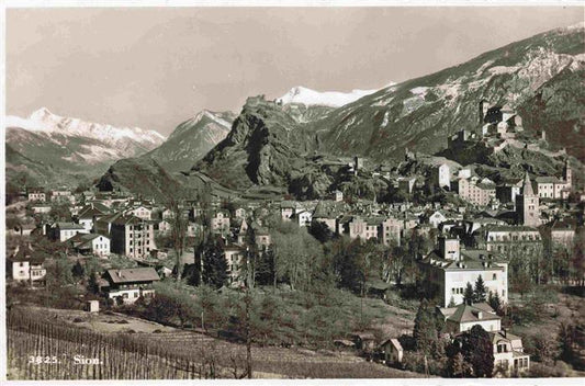 13982303 SION__Sitten_Seduno_VS Vue panoramique sur le château des Alpes valaisannes