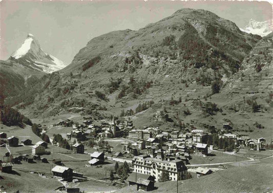 13983174 Zermatt_VS Vue panoramique sur le Cervin et les Alpes valaisannes