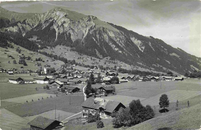 13983196 Lenk_Simmental_BE Village avec Duerrenwaldhorn