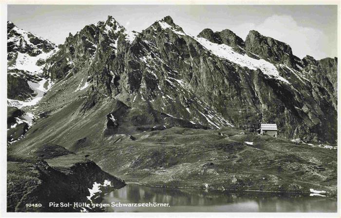 13965717 Piz-Sol-Huette_Schwarzseehorn_GR Panorama Bergsee Blick gegen Schwarzse