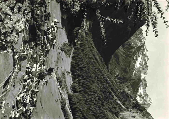 13965879 Berguen_Bravuogn_GR Vue panoramique sur la vallée des Alpes