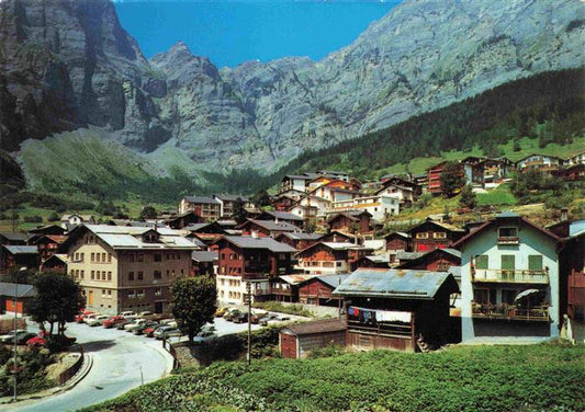 13968888 Leukerbad_Loueche-les-Bains_VS Ortsansicht mit Blick gegen Gemmipass