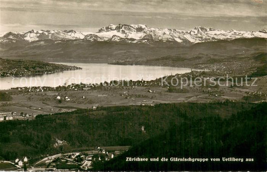 13755906 Zuerichsee ZH Blick vom Uetliberg mit Glaernischgruppe