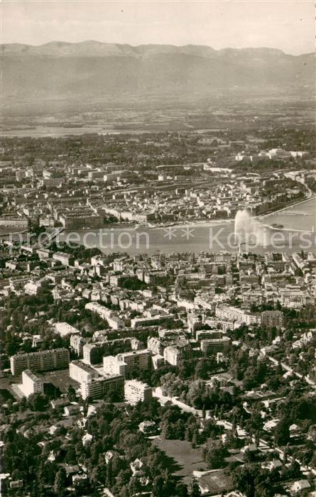 13756558 Geneve GE Vue generale aerienne sur la Ville le Jet d’Eau et les Monts