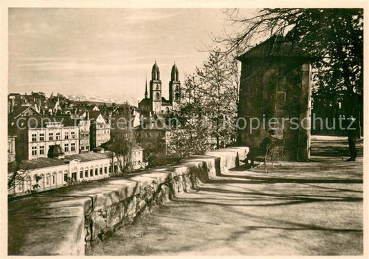 13782323 Zuerich ZH Blick vom Lindenhof Grossmuenster