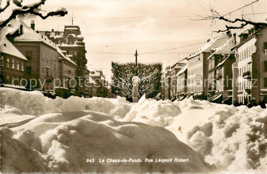 13802411 La Chaux-de-Fonds NE Rue Léopold Robert en hiver