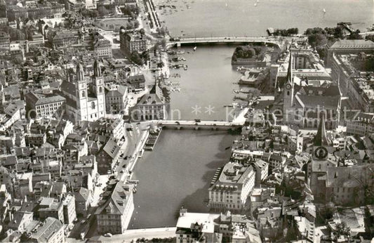 13810999 Zuerich ZH Vue avec Grossmuenster sur la Limmat Zuerich ZH