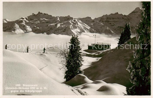 13842655 Braunwald GL Ortstock Skihaus mit der Kaerpfgruppe Braunwald GL