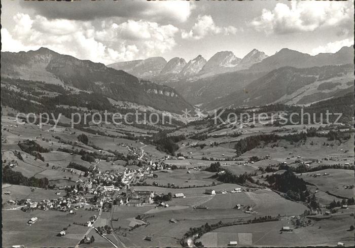 11629583 Neu St Johann Fliegeraufnahme mit Schindelberg und Churfirsten Appenzel