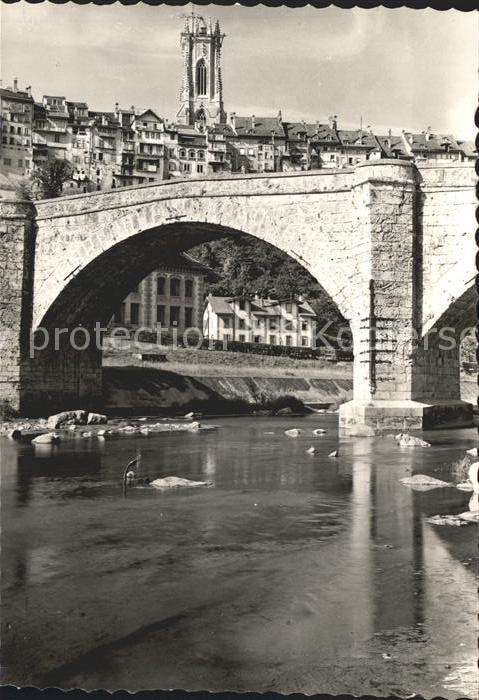 11631700 Fribourg FR Pont du Milieu et la vieille ville Cathedrale