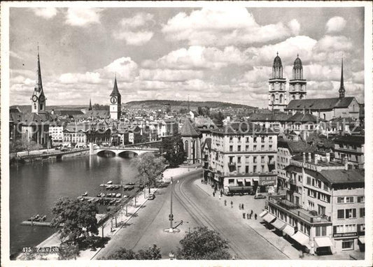 11635099 Zuerich Blick ueber die Innenstadt Muenster Turm Kirche Limmat Bruecke