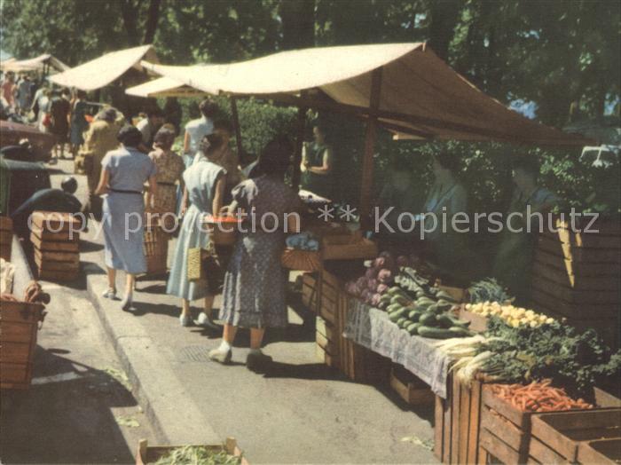 11635117 Zuerich Markttag am Buerkliplatz